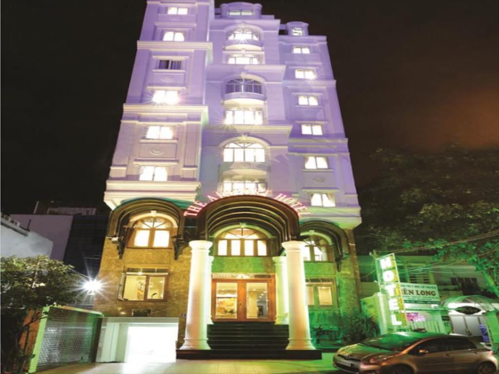 15 Best Hotels To Stay Near HCMC Airports